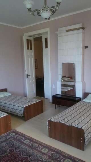 Гостевой дом Guest House Eva Сухум Семейный номер с общей ванной комнатой-18