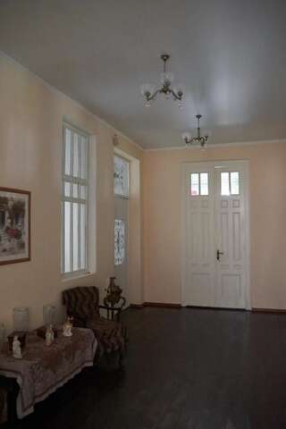 Гостевой дом Guest House Eva Сухум Семейный номер с общей ванной комнатой-21